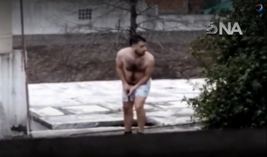 El hombre no dudo en subir urgentemente a la terraza con el arma ante un nuevo intento de robo.