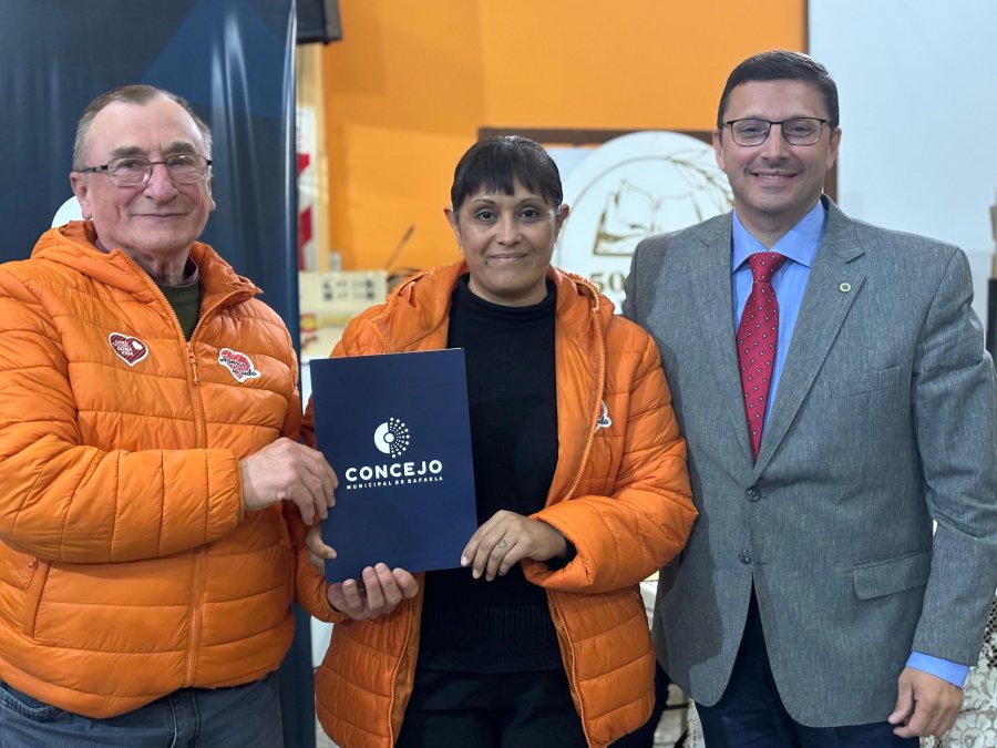 PROPUESTA. Lisandro M&aacute;rsico junto a Osvaldo Minighini y Valeria Gutierrez durante la presentaci&oacute;n del proyecto.