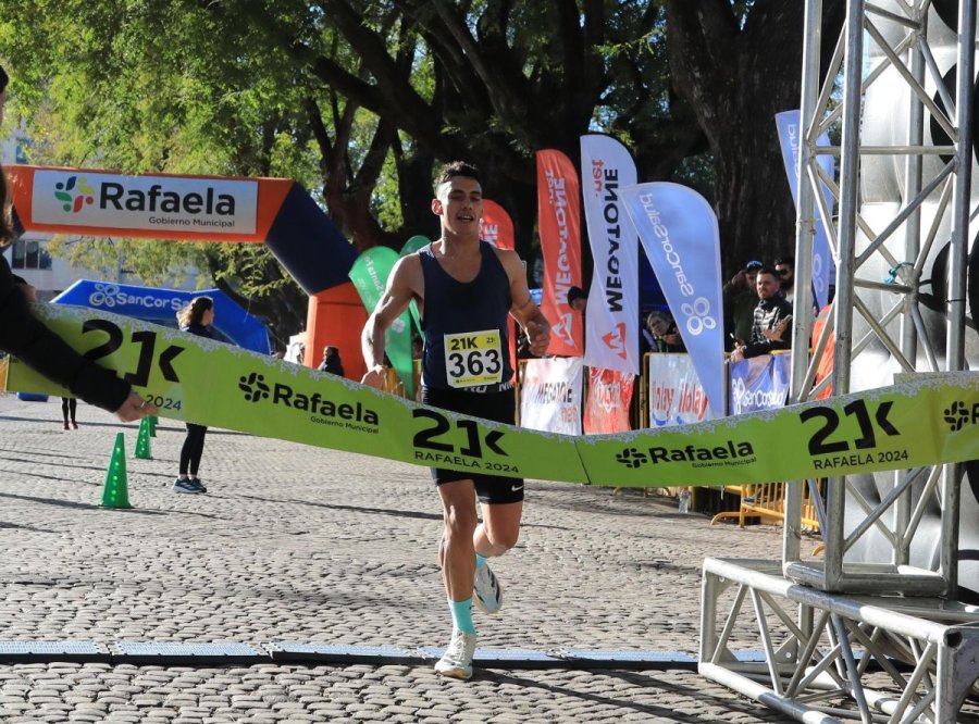 ALVARO NOCENTI./ El ganador de los 21k.