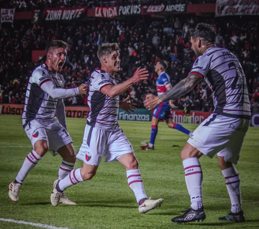 EL SABALERÓ VOLVIÓ A GANAR Y SIGUE DANDO PELEA EN LA ZONA ALTA