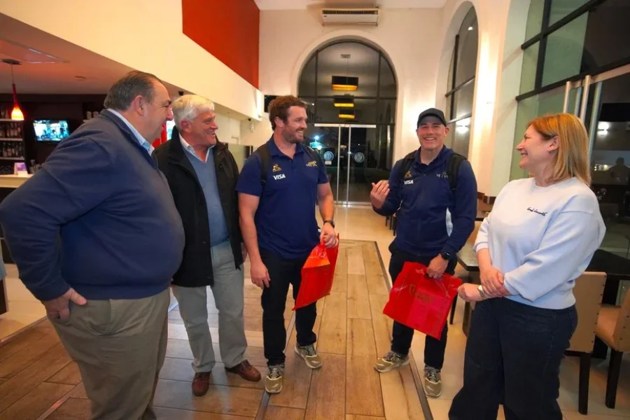 El plantel de Felipe Contepomi llegó en la nochecita del domingo al Hotel de Campo Colón.