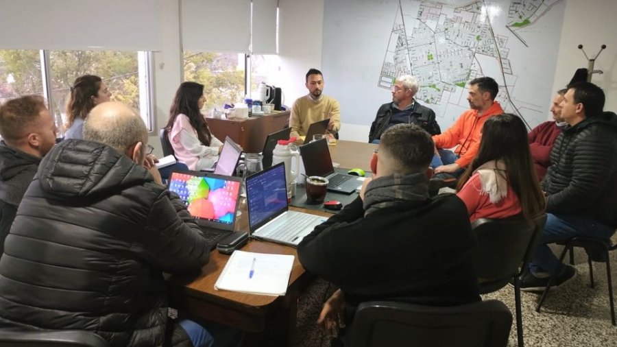 Uno de los encuentros desarrollados en la sala de reuniones del Cuerpo Legislativo.