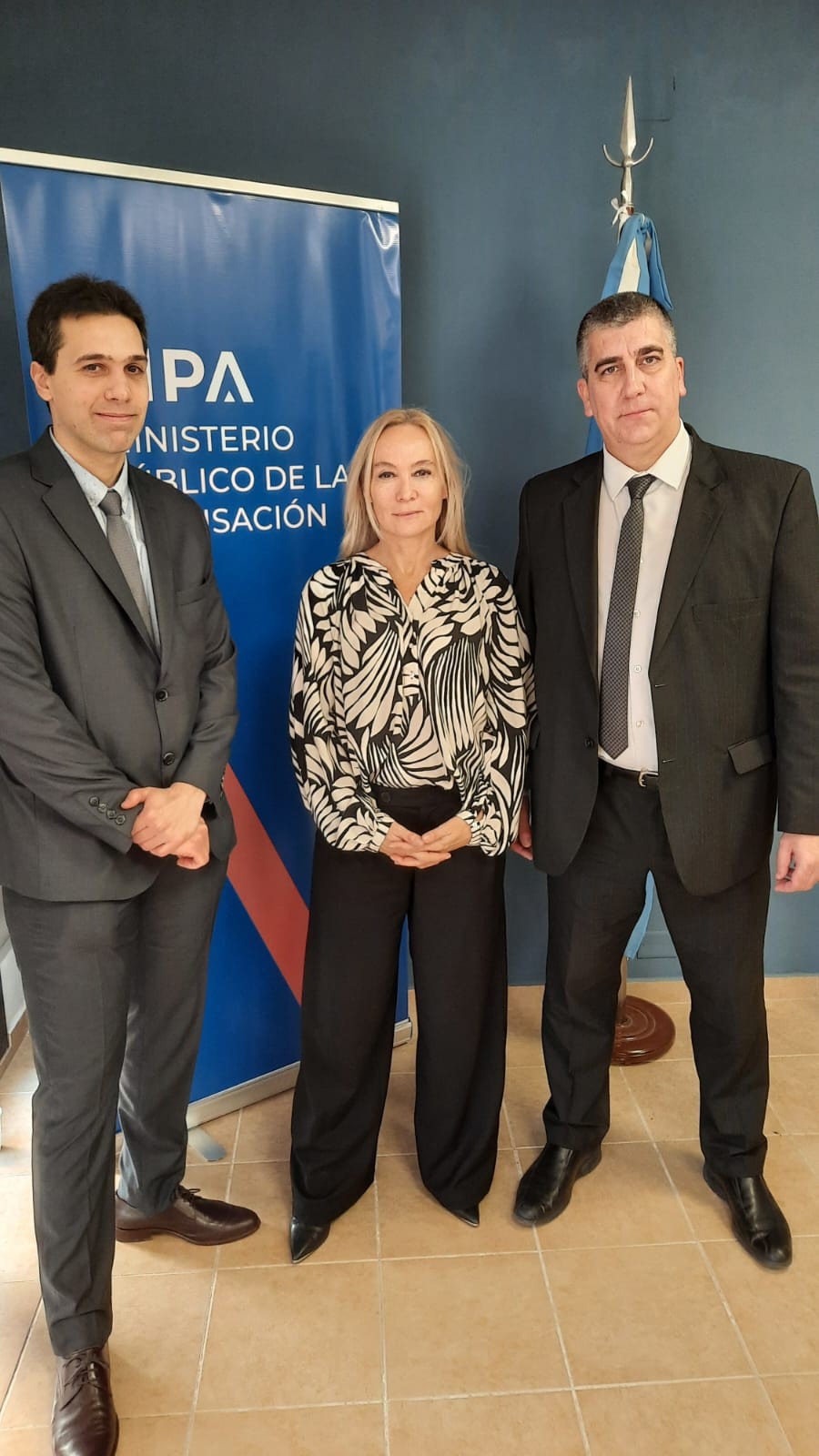 <i>El nuevo fiscal de Sunchales Juan Manuel Puig; la fiscal general de Santa Fe, Ma. Cecilia Vranicich y el fiscal regional de Rafaela, Carlos Vottero. (Foto Prensa MPA).</i>