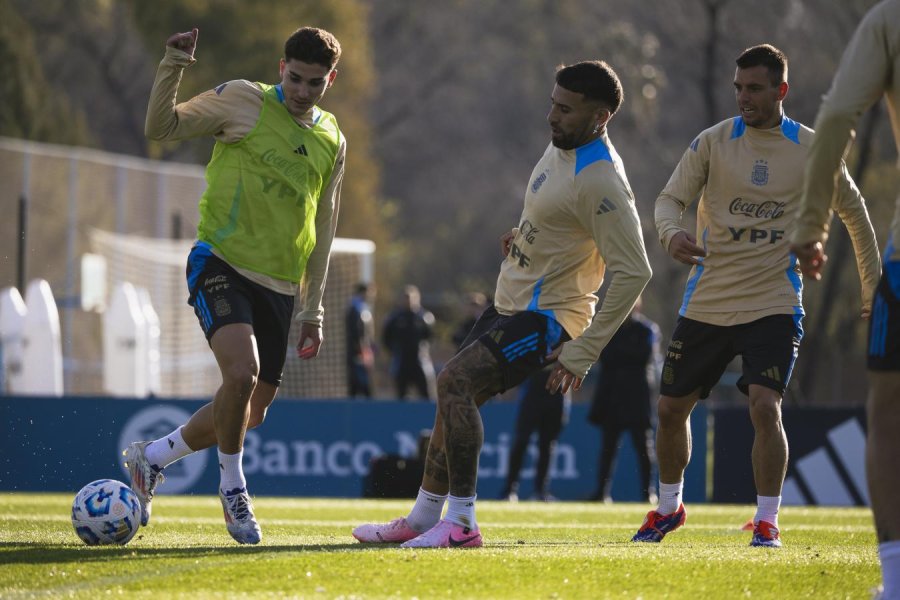 Un momento de la primera práctica de la Selección, en la tarde del lunes.