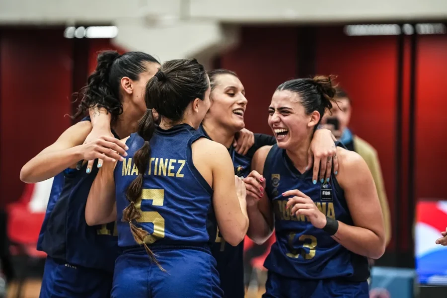 BUEN ANDAR. Candela Gentinetta (a la derecha) anotó 16 puntos.