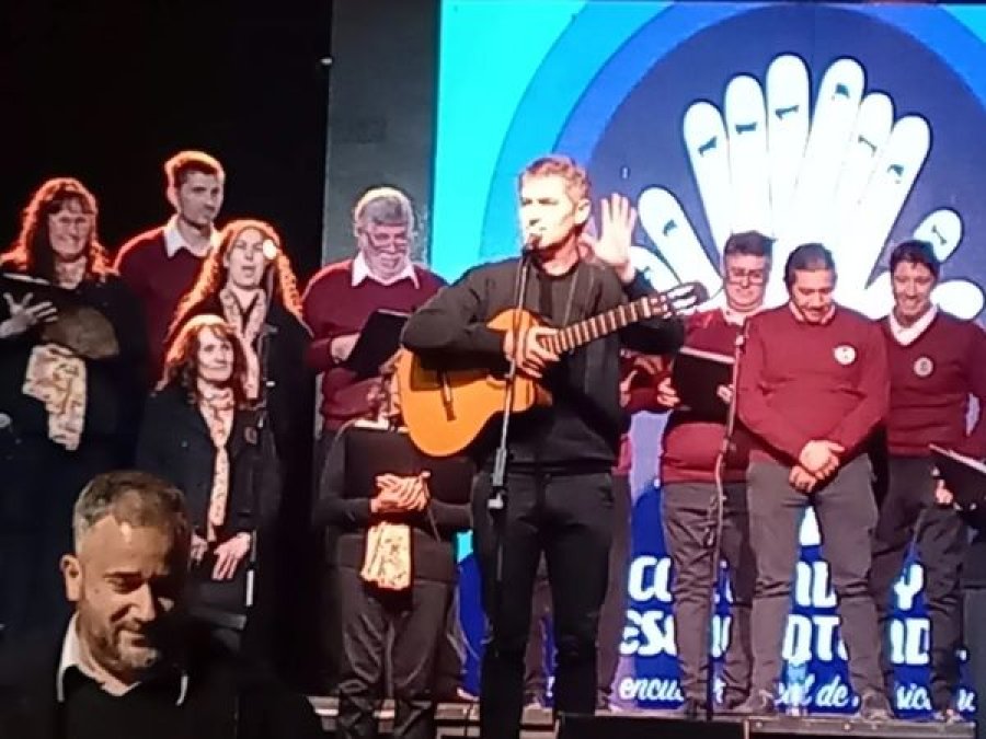 Los sanvicentinos durante su presentaci&oacute;n.