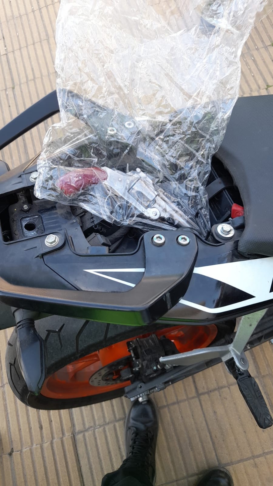 <i>El rev&oacute;lver calibre 38 corto marca Orbea sin numeraci&oacute;n visible, apta para el disparo secuestrado.</i>