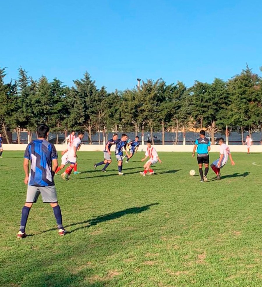 ENSAYO. Minutos de fútbol con triunfo benhurense.