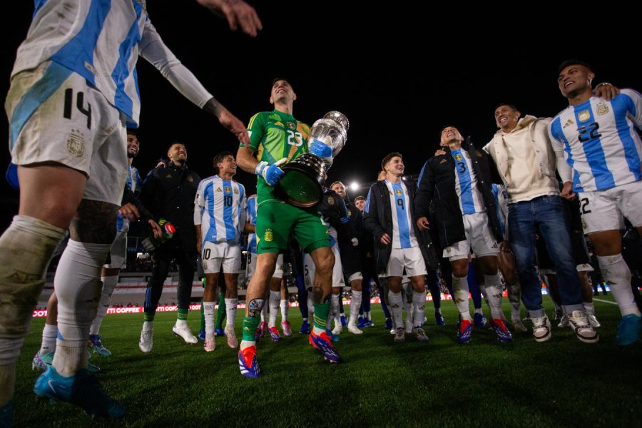 FIESTA TOTAL EN EL MONUMENTAL