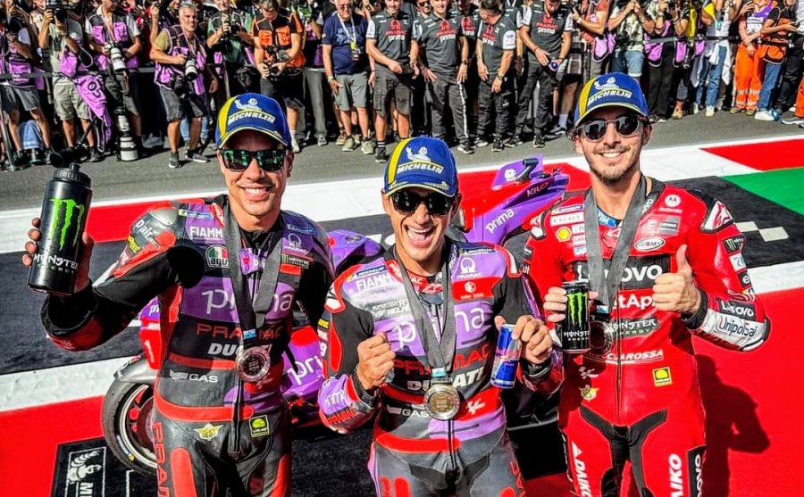 Franco Morbidelli (3&deg;), Jorge Mart&iacute;n (1&deg;) y Francesco Bagnaia (2&deg;) en la carrera sprint.