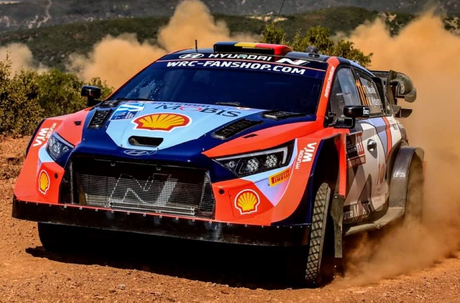 Thierry Neuville complet&oacute; una excelente jornada en territorio griego con el Hyundai i20.