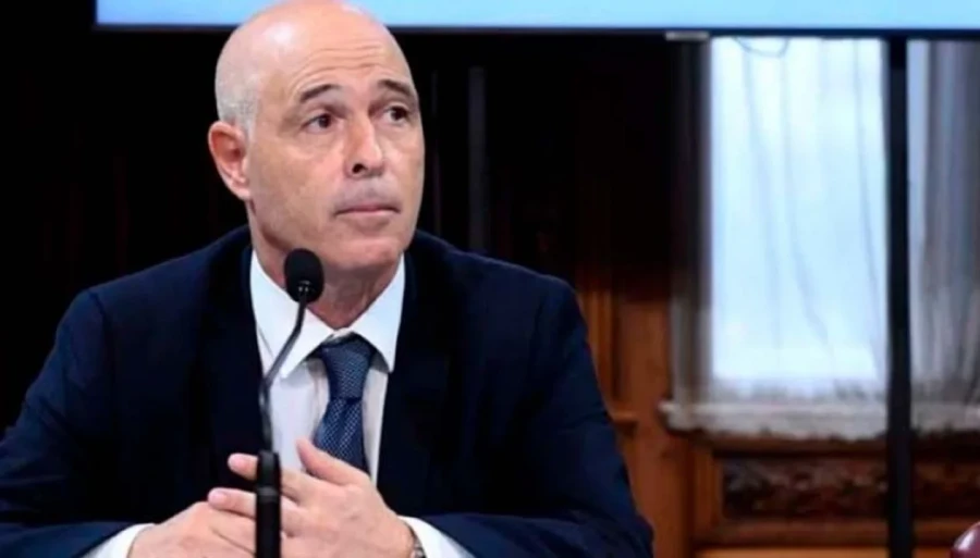 El Senador Abdala dijo tener empleados en el Senado para su campaña electoral.