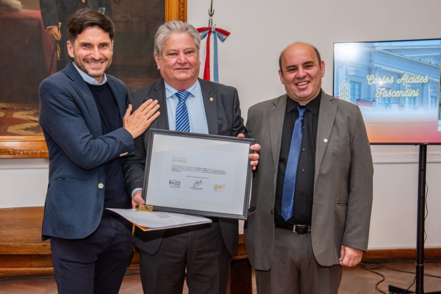 Distinci&oacute;n:Maximiliano Pullaro, Carlos Alberto Fascendini y Rodrigo M&uuml;ller.