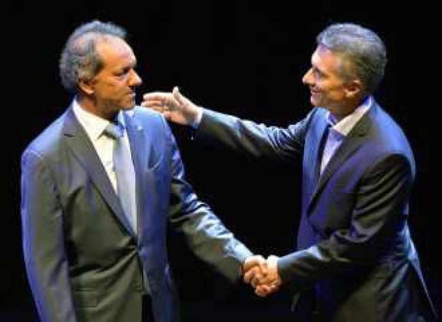 APOYO./ Scioli y Macri son críticos de la gestión de Tapia en AFA.
