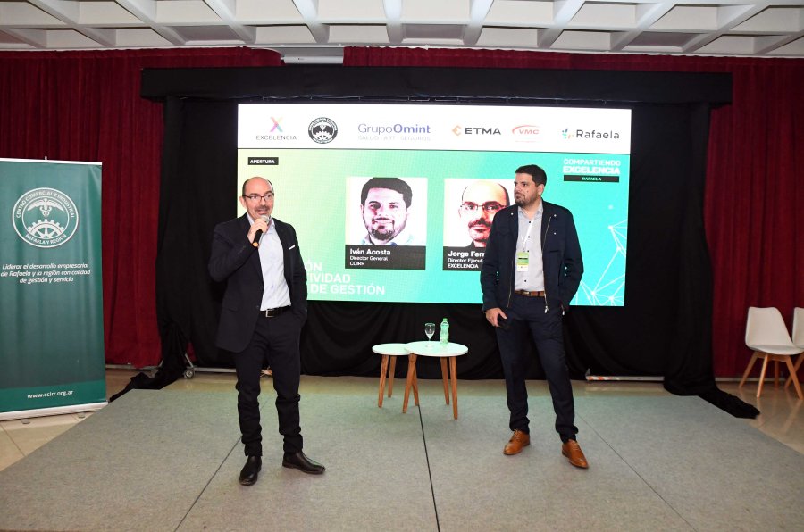 Jorge Ferreiro e Iv&aacute;n Acosta en la apertura del encuentro. (FOTO CCIRR)