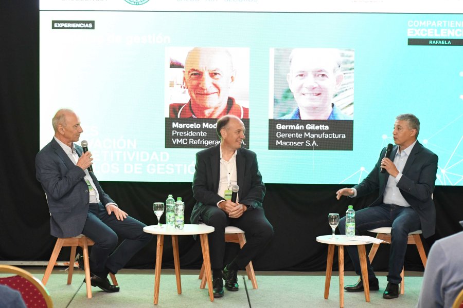 El empresario rafaelino Marcelo Modenesi junto a Daniel Alonso y Germ&aacute;n Giletta.  (FOTO CCIRR)