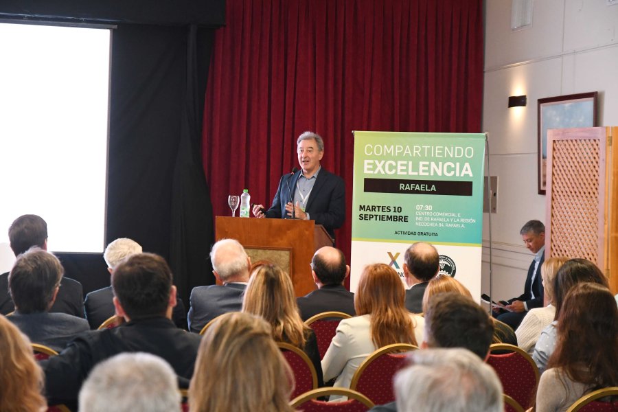 Daniel Herrero, presidente de Excelencia y ex titular de Toyota Argentina durante su disertaci&oacute;n en el CCIRR. (FOTO CCIRR)