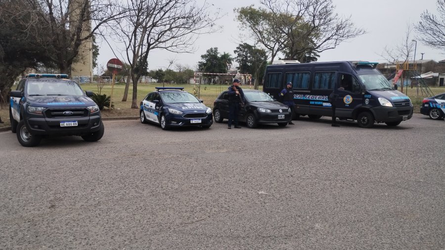 La Policía Federal en su base de operaciones.