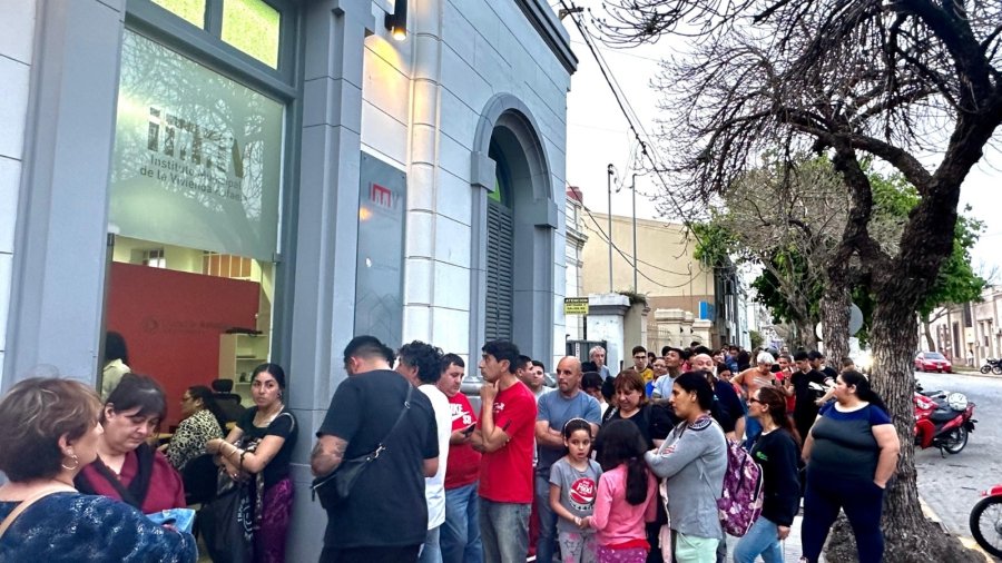 Comenz&oacute; el proceso de firmas de los boletos de compra-venta.