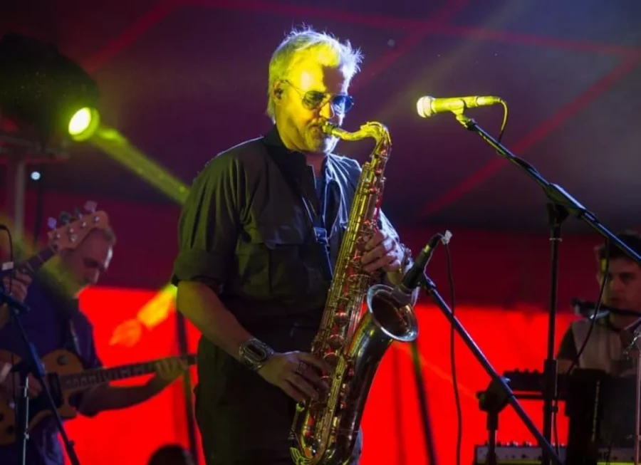 Sumo por Pettinato en Rafaela.