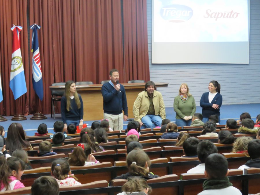 El acto de apertura en el Auditorio del INTA, con la participaci&oacute;n de autoridades del organismo y del Municipio.