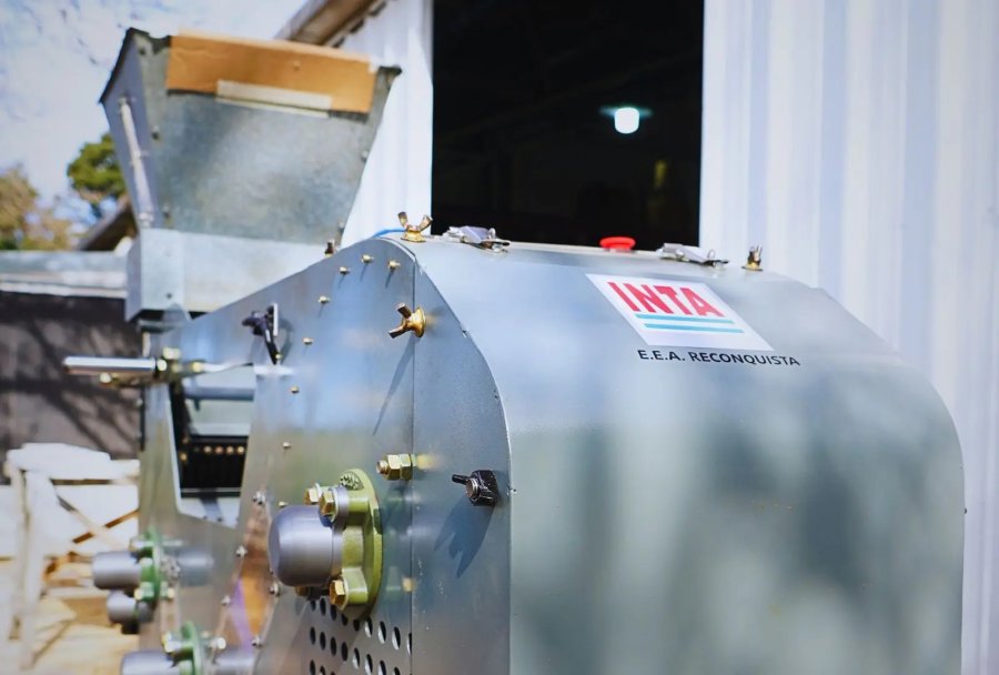 DESARROLLO. El INTA Reconquista diseñó una desmotadora mecánica de pequeña escala adaptable a las necesidades de la producción.