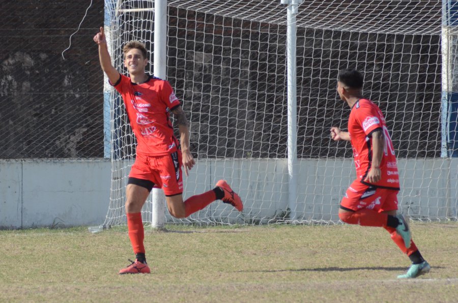 VOLANTE CON GOL. Guillermo Funes, una de las opciones del equipo en el plano ofensivo.