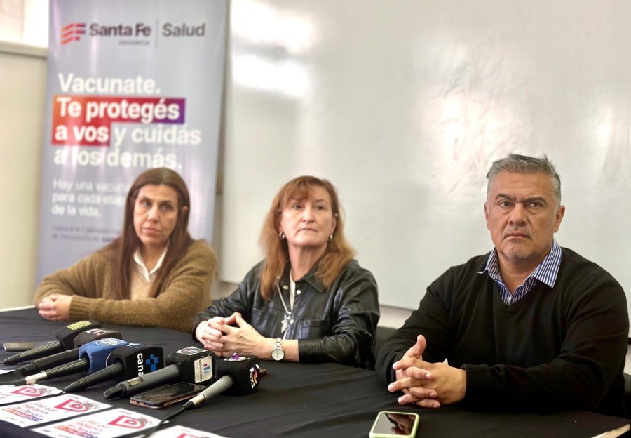 DENGUE. Talani, Uboldi y C&aacute;ceres dieron detalles del operativo de inmunizaci&oacute;n para j&oacute;venes.
