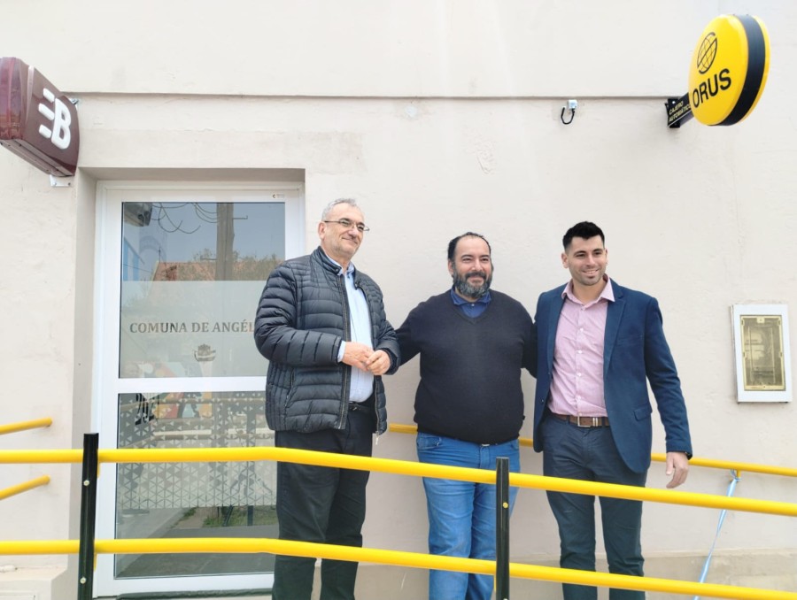 Alcides Calvo, Marcos Andr&eacute;s y Ezequiel Patrito durante la inauguraci&oacute;n.