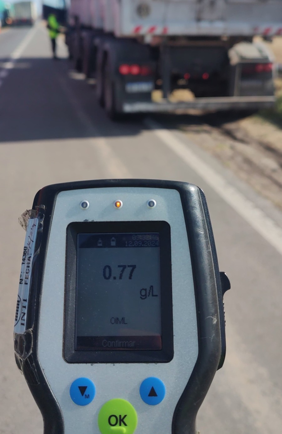 <i>El conductor profesional circulaba con alcoholemia positiva 0.77 g/l (gramos de alcohol por litro de sangre).</i>