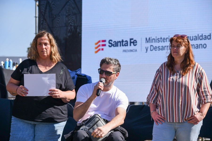 n Santa Fe fueron becados 2.830 j&oacute;venes y en Rosario 8.432.