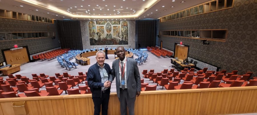 Javier Di Biase y Andrew  Allimadi en la ONU
