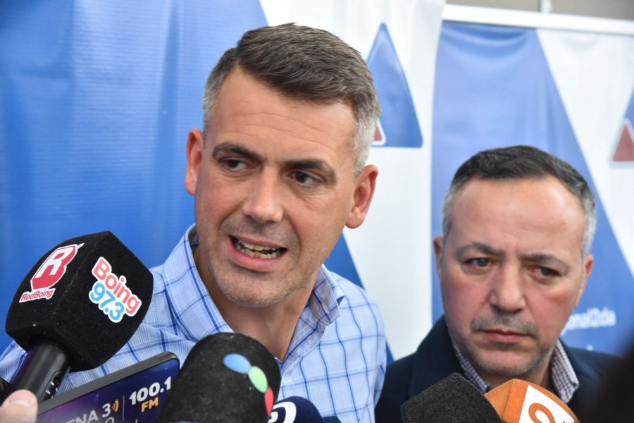 El fiscal del MPA, Franco Carbone, y el subsecretario de Investigación Criminal, Marcelo Albornoz.