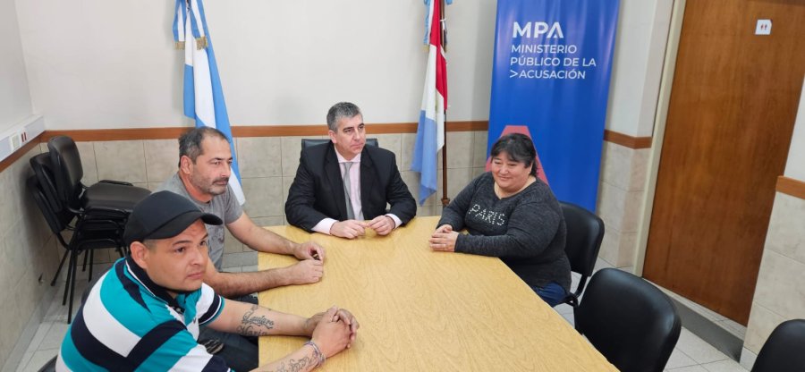 El fiscal Vottero con los vecinalistas en la mañana de hoy.