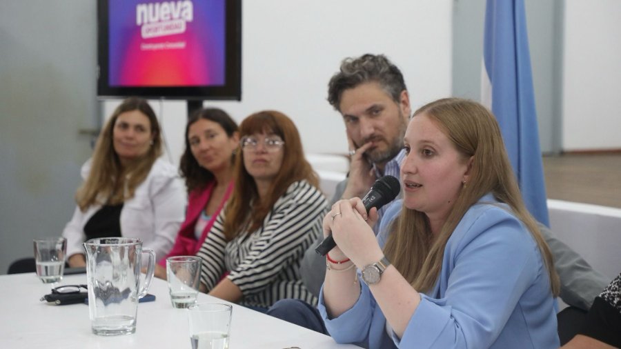 VICTORIA TEJEDA. La ministra de Igualdad y Desarrollo Humano firm&oacute; convenios con 34 municipios y comunas santafesinos, entre ellos el de Rafaela.