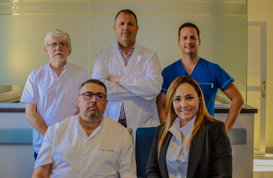 ESPECIALISTAS. Parte del equipo interdisciplinario que llev&oacute; a cabo el procedimiento a principios de mes en uno de los nosocomios m&aacute;s importantes de la ciudad.