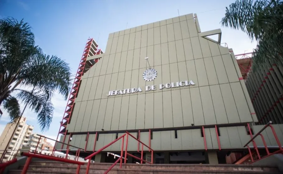 Se logró establecer que la mujer policía había consumido cocaína y marihuana durante un patrullaje.