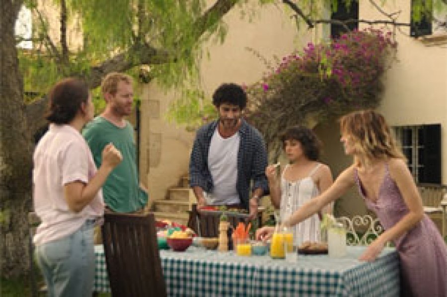 La palabra aperitivo proviene del lat&iacute;n tard&iacute;o&nbsp;aperitivus,&nbsp;cuyo significado es&nbsp;"que tiende a abrir"