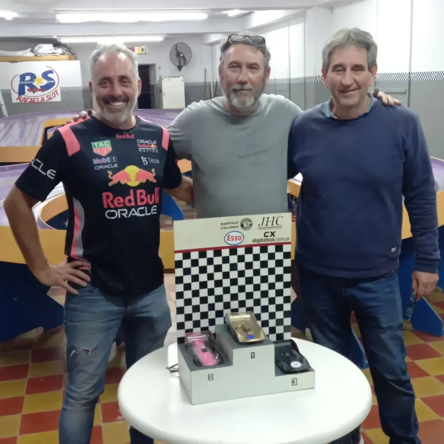 PODIO FECHA INICIAL.: 2) José Picotto, 1) José Foti, 3) Horacio Savino.