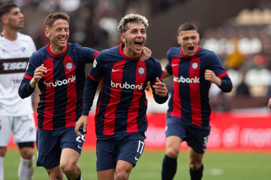 URGENCIAS. El equipo de Boedo necesita festejar más seguido.