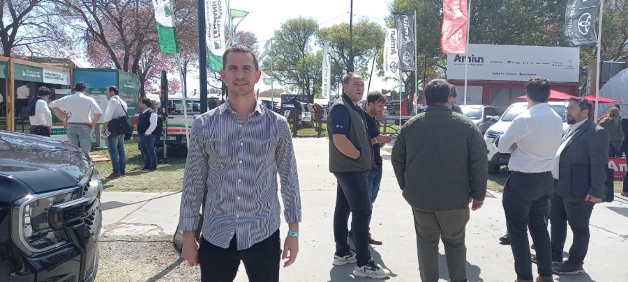 Marcelo Mont&oacute;n, en el coraz&oacute;n del predio de la Sociedad Rural.