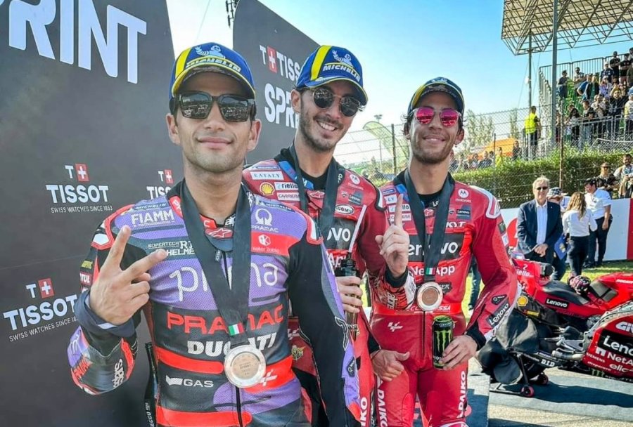 Jorge Mart&iacute;n (2&deg;), Francesco Bagnaia (1&deg;) y Enea Bastianini (3&deg;(.