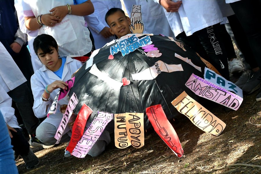Ni&ntilde;os participando de la propuesta.