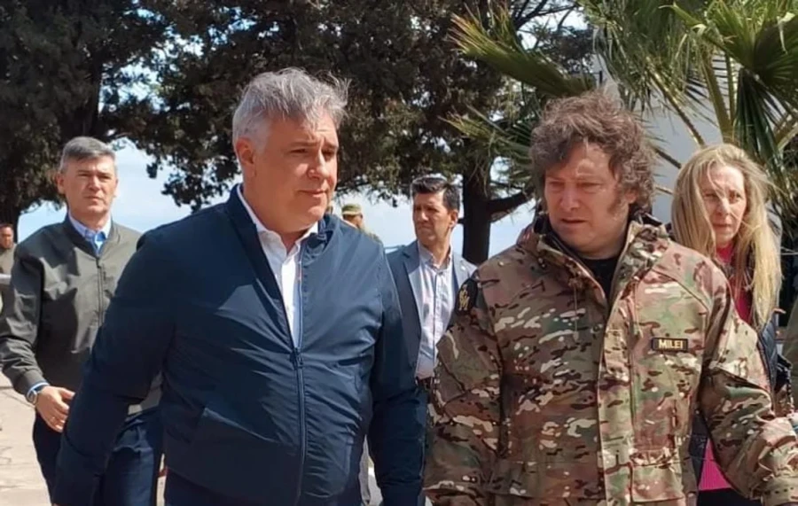 El presidente Javier Milei junto al gobernador de C&oacute;rdoba, Mart&iacute;n Llaryora.