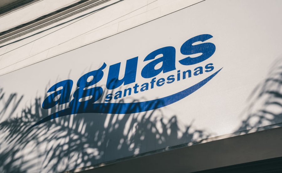 AGUAS SANTAFESINAS. El gobierno provincial pidi&oacute; cortar abusos administrativos que implicaban gastos millonarios en la empresa estatal.