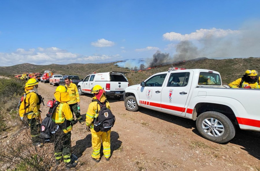 En la zona de De&aacute;n Funes, Ischil&iacute;n y Ongamira, combatieron un frente de fuego importante.