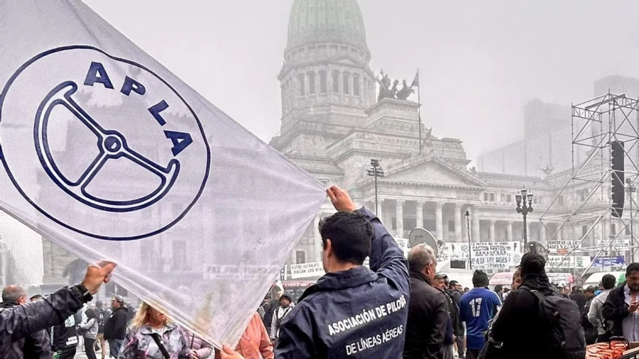 La Justicia dict&oacute; una medida cautelar sobre el decreto de esencialidad del Transporte A&eacute;reo.