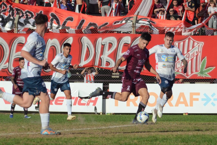 CAPITAN. El defensor Facundo Centuri&oacute;n.