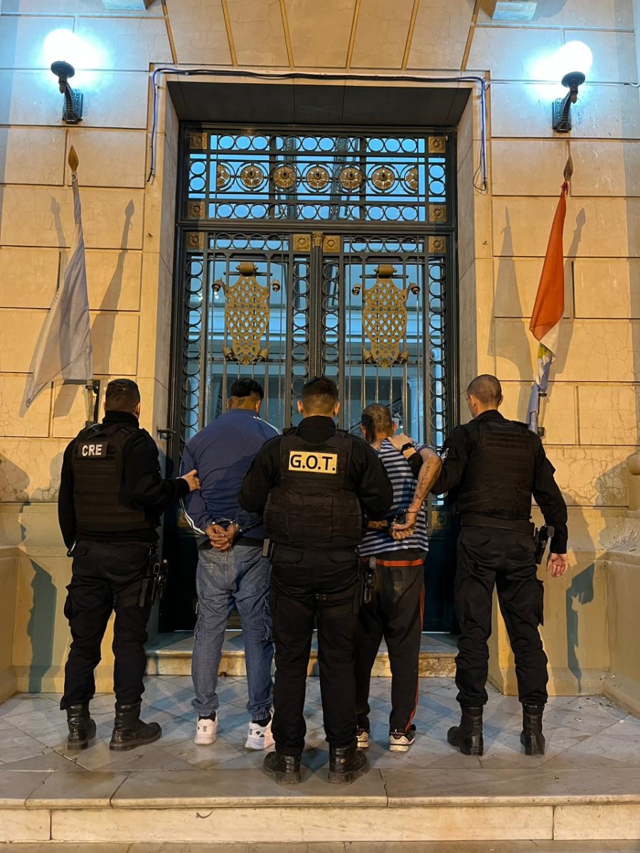 ARRESTADOS. Por atentado y resistencia a la autoridad.