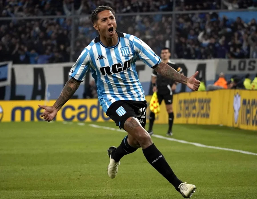 ABRIO LA CUENTA. Almendra puso el primero en la goleada.